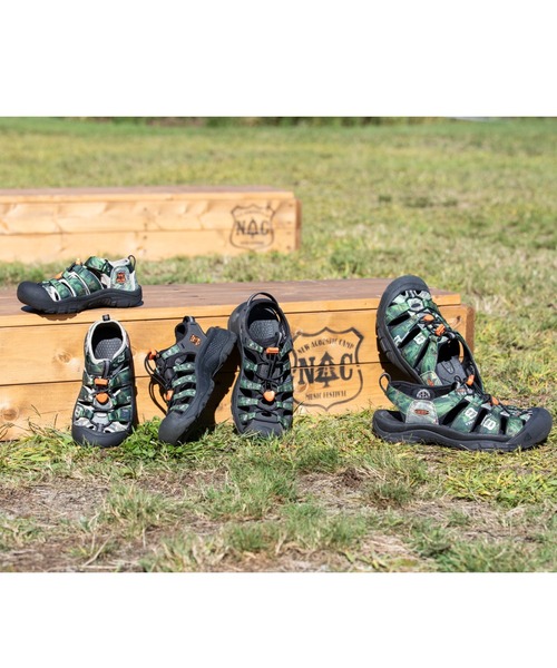 KEEN(キーン)の「NEWPORT RETRO / ニューポート レトロ ★Collaboration with ≪New Acoustic Camp≫ / メンズ サンダル(サンダル・メンズ・グリーン系その他・26.5cm/25.5cm/27.5cm/26cm/27cm/28.5cm/25cm/28cm/29cm)」の11枚目の写真