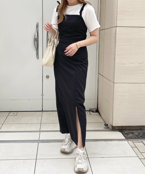 apres jour(アプレジュール)の「スリットキャミワンピース【ZOZOTOWN限定アイテム】(ワンピース・レディース・ライトブルー/ダークブルー/ブラック/アイボリー・X-LARGE/MEDIUM/SMALL)」の3枚目の写真