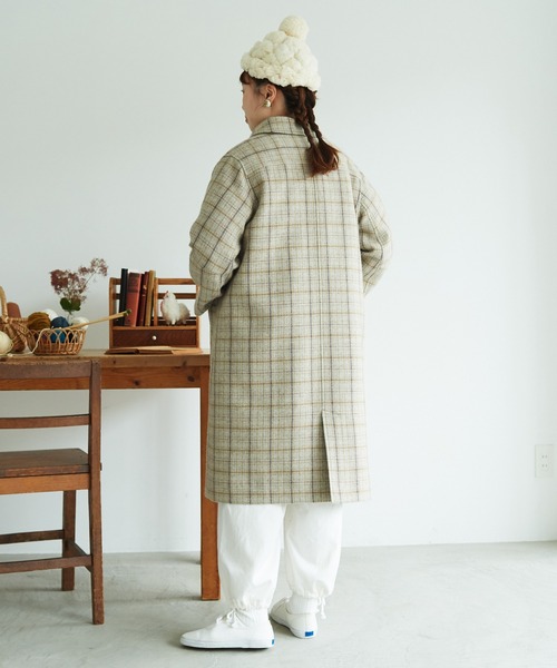 chambre de charme（シャンブルドゥシャーム）の「cdc リサイクルウール 先染め ゆるりコート（ステンカラーコート・レディース・クリーム/ネイビー・FREE）」の7枚目の写真