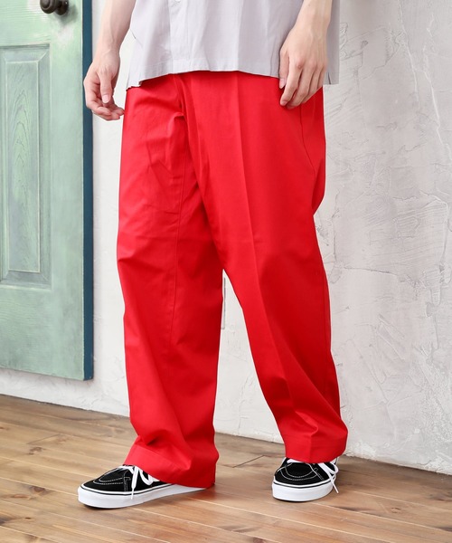 TopIsm（トップイズム）の「コットンツイル センタープレス ワイドチノパンツ/カラーパンツ（チノパンツ・メンズ・チャコールグレー/ブラック/ベージュ/オフホワイト/ピンク/オレンジ/ブルー/グリーン/マスタード/ワイン・LL/M/L）」の8枚目の写真