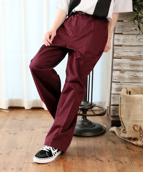 TopIsm（トップイズム）の「コットンツイル センタープレス ワイドチノパンツ/カラーパンツ（チノパンツ・メンズ・チャコールグレー/ブラック/ベージュ/オフホワイト/ピンク/オレンジ/ブルー/グリーン/マスタード/ワイン・LL/M/L）」の9枚目の写真