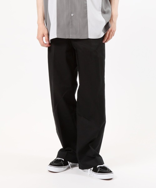 TopIsm（トップイズム）の「コットンツイル センタープレス ワイドチノパンツ/カラーパンツ（チノパンツ・メンズ・チャコールグレー/ブラック/ベージュ/オフホワイト/ピンク/オレンジ/ブルー/グリーン/マスタード/ワイン・LL/M/L）」の21枚目の写真