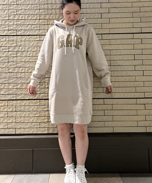 GAP(ギャップ)の「ヴィンテージ ソフトGAPアーチロゴ入りパーカーワンピース(ワンピース・レディース・ネイビー/ブラウン/その他/オフホワイト/ブラック・S/M/L/XL/XS/XXS)」の12枚目の写真