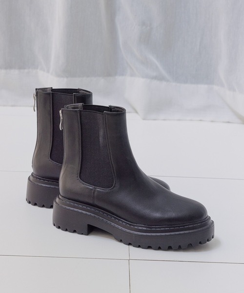 BAYFLOW（ベイフロー）の「バッグZIPサイドゴアブーツ（ブーツ・レディース・ブラック/アイボリー・SMALL/MEDIUM/LARGE）」の6枚目の写真