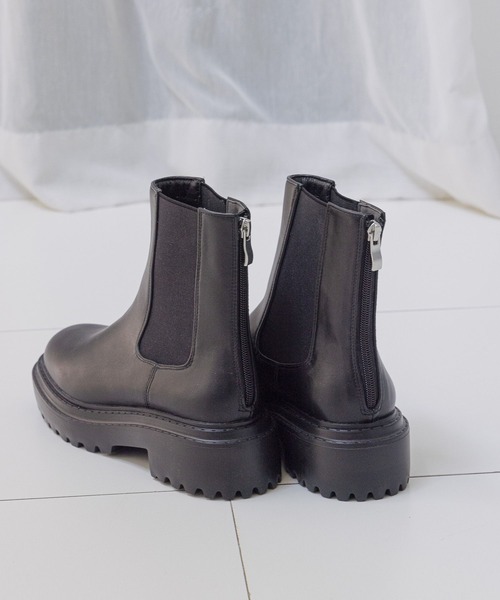 BAYFLOW（ベイフロー）の「バッグZIPサイドゴアブーツ（ブーツ・レディース・ブラック/アイボリー・SMALL/MEDIUM/LARGE）」の7枚目の写真