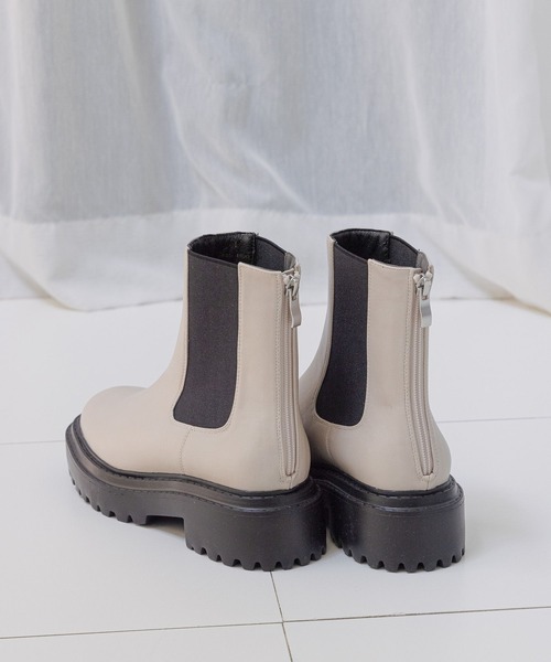 BAYFLOW（ベイフロー）の「バッグZIPサイドゴアブーツ（ブーツ・レディース・ブラック/アイボリー・SMALL/MEDIUM/LARGE）」の9枚目の写真