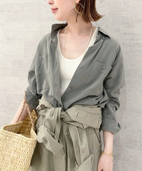 Spick & Span（スピックアンドスパン）の「one wash ボタンダウンシャツ（シャツ/ブラウス・レディース・ホワイト/カーキ/イエロー・FREE）」の2枚目の写真