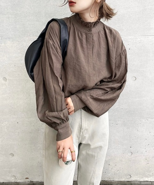 INTER FACTORY(インターファクトリー)の「kally - フリルカラーボリュームブラウス made in INTER FACTORY(シャツ/ブラウス・レディース・カーキ/ブラック/ブラウン/ベージュ・FREE)」の13枚目の写真