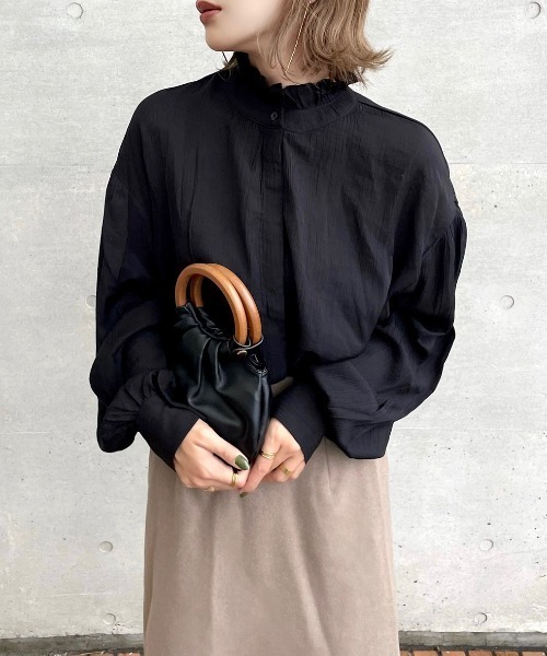 INTER FACTORY(インターファクトリー)の「kally - フリルカラーボリュームブラウス made in INTER FACTORY(シャツ/ブラウス・レディース・カーキ/ブラック/ブラウン/ベージュ・FREE)」の17枚目の写真