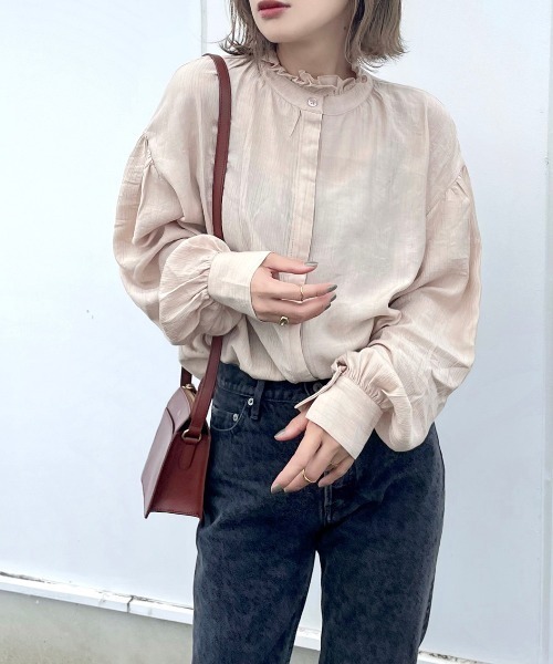 INTER FACTORY(インターファクトリー)の「kally - フリルカラーボリュームブラウス made in INTER FACTORY(シャツ/ブラウス・レディース・カーキ/ブラック/ブラウン/ベージュ・FREE)」の6枚目の写真
