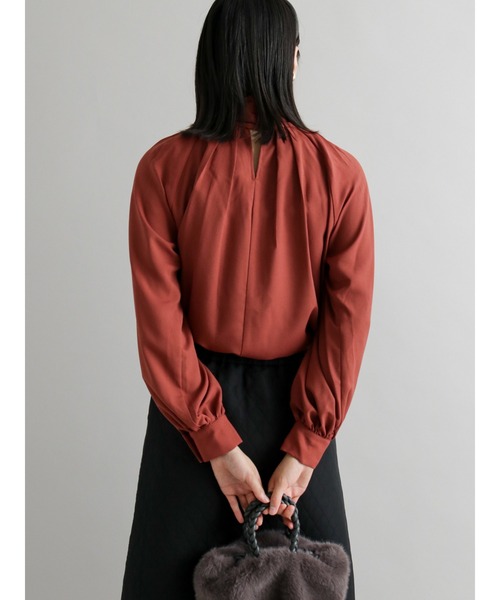 Te chichi CLASSIC(テチチクラシック)の「バックサテンジョーゼットボリュームブラウス(シャツ/ブラウス・レディース・ブラウン/オフホワイト/ブルー・フリ-)」の7枚目の写真