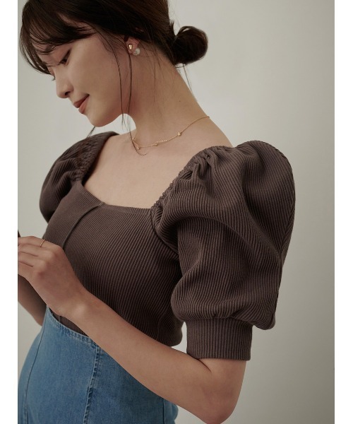 Stylevoice for xxx（スタイルヴォイスフォー）の「スクエアネックパフスリーブカットソー（Tシャツ/カットソー・レディース・オフホワイト/ブラック/ブラウン系その他・FREE）」の3枚目の写真