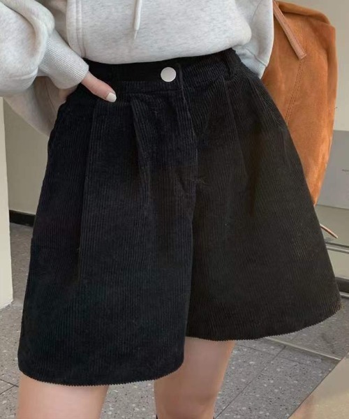 Vipoa（ヴィポア）の「コーデュロイルーズショートパンツ（その他パンツ・レディース・ブラウン/グリーン/アイボリー/ブラック・MEDIUM/LARGE）」の9枚目の写真