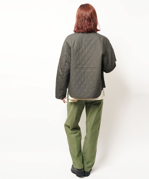 ORCIVAL（オーシバル）の「INSULATION QUILT SHORT BLOUSON（ノーカラージャケット・レディース・チャコール/ダークネイビー・1/2）」の7枚目の写真