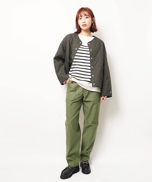 ORCIVAL（オーシバル）の「INSULATION QUILT SHORT BLOUSON（ノーカラージャケット・レディース・チャコール/ダークネイビー・1/2）」の5枚目の写真
