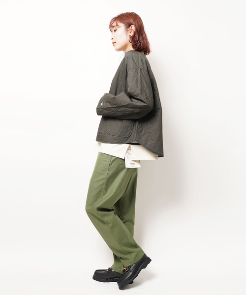 ORCIVAL（オーシバル）の「INSULATION QUILT SHORT BLOUSON（ノーカラージャケット・レディース・チャコール/ダークネイビー・1/2）」の6枚目の写真