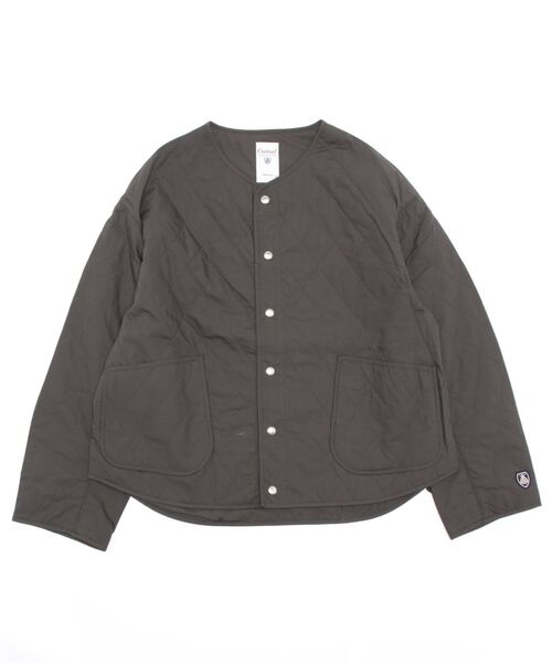ORCIVAL（オーシバル）の「INSULATION QUILT SHORT BLOUSON（ノーカラージャケット・レディース・チャコール/ダークネイビー・1/2）」の8枚目の写真