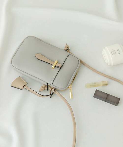 RODE SKO（ロデスコ）の「チャーム付マルチショルダーバッグ（ショルダーバッグ・レディース・ライトグレー/パープル系その他/アイボリー/シルバー/ブラック系その他/ベージュ系その他・ONE）」の3枚目の写真