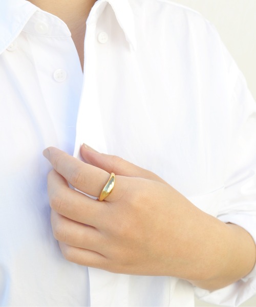 ieLS（イエルズ）の「金属アレルギー対応「ieLS」サージカルステンレス　デザインリング ドロップ LSR222006（リング・メンズ・ゴールド/シルバー・11.5/14/10）」の4枚目の写真