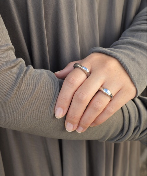 ieLS（イエルズ）の「金属アレルギー対応「ieLS」サージカルステンレス　デザインリング ドロップ LSR222006（リング・メンズ・ゴールド/シルバー・11.5/14/10）」の9枚目の写真