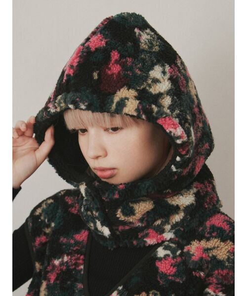 merry jenny（メリージェニー）の「fluffy floralボアフード（ニットキャップ/ビーニー・レディース・ブラック/ピンク・FREE）」の4枚目の写真