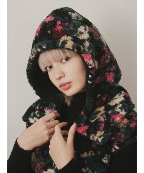 merry jenny（メリージェニー）の「fluffy floralボアフード（ニットキャップ/ビーニー・レディース・ブラック/ピンク・FREE）」の7枚目の写真