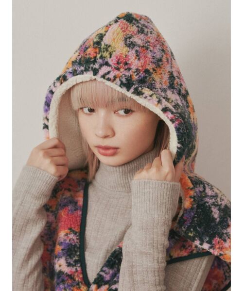 merry jenny（メリージェニー）の「fluffy floralボアフード（ニットキャップ/ビーニー・レディース・ブラック/ピンク・FREE）」の9枚目の写真