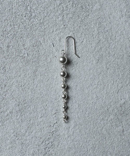 and cloud（アンドクラウド）の「Gradation Ball Chain Pierce M / Single（ピアス（片耳用）・レディース・シルバー・FREE）」の2枚目の写真