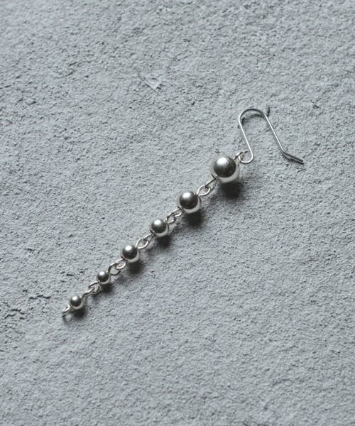and cloud（アンドクラウド）の「Gradation Ball Chain Pierce M / Single（ピアス（片耳用）・レディース・シルバー・FREE）」の3枚目の写真