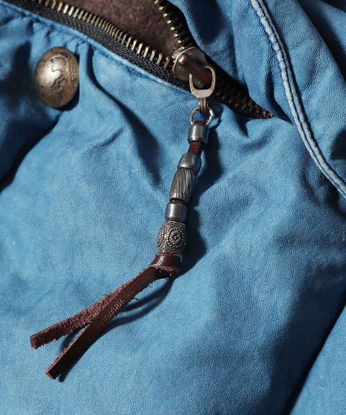 REMI RELIEF（レミレリーフ）の「REMI RELIEF/レミレリーフ レザーインディゴダウンベスト（ダウンベスト・メンズ・ブルー・S）」の2枚目の写真