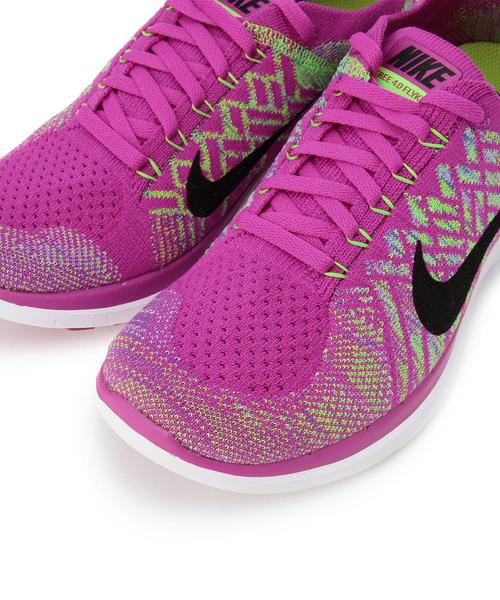 NIKE(ナイキ)の「NIKE(ナイキ) ウィメンズ フリー4.0 フライニット(スニーカー・レディース・ブラック/ピンク/パープル・25cm/24.5cm/23.5cm/23cm/24cm)」の8枚目の写真