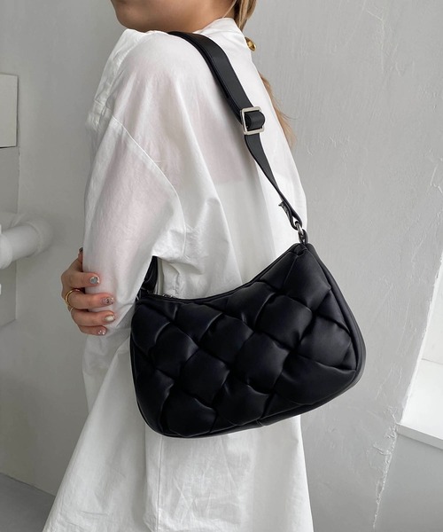 CAPRICIEUX LE'MAGE(カプリシューレマージュ)の「パフメッシュショルダーバッグ(ショルダーバッグ・レディース・ブラック/ホワイト系その他・FREE)」の8枚目の写真