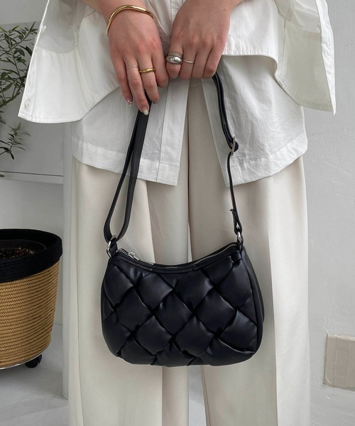 CAPRICIEUX LE'MAGE(カプリシューレマージュ)の「パフメッシュショルダーバッグ(ショルダーバッグ・レディース・ブラック/ホワイト系その他・FREE)」の9枚目の写真