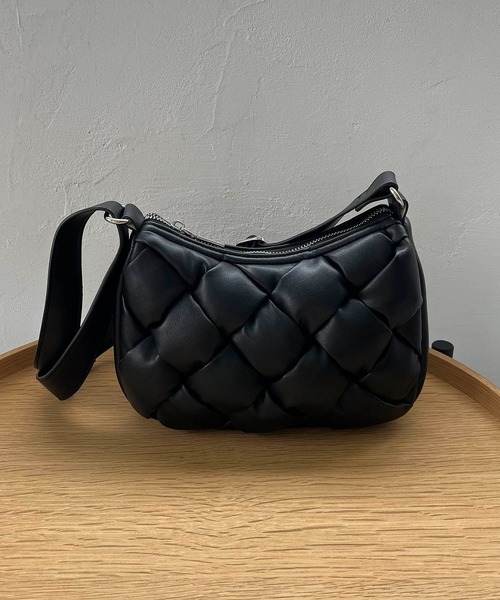 CAPRICIEUX LE'MAGE(カプリシューレマージュ)の「パフメッシュショルダーバッグ(ショルダーバッグ・レディース・ブラック/ホワイト系その他・FREE)」の10枚目の写真