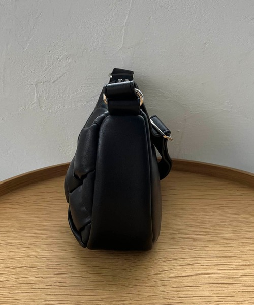 CAPRICIEUX LE'MAGE(カプリシューレマージュ)の「パフメッシュショルダーバッグ(ショルダーバッグ・レディース・ブラック/ホワイト系その他・FREE)」の11枚目の写真