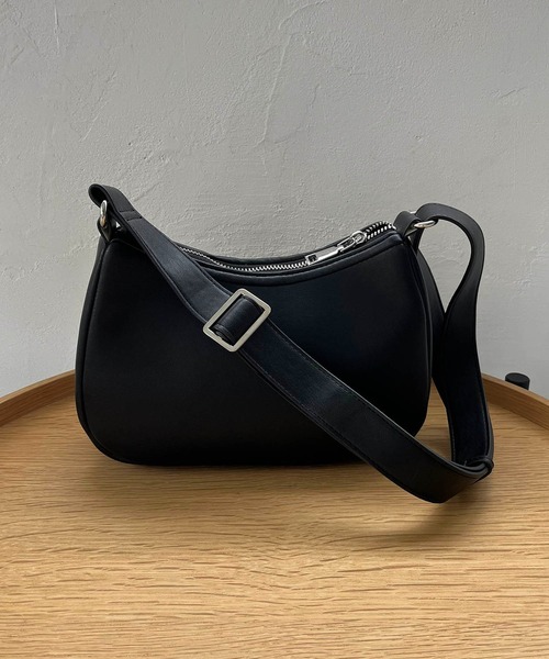 CAPRICIEUX LE'MAGE(カプリシューレマージュ)の「パフメッシュショルダーバッグ(ショルダーバッグ・レディース・ブラック/ホワイト系その他・FREE)」の12枚目の写真