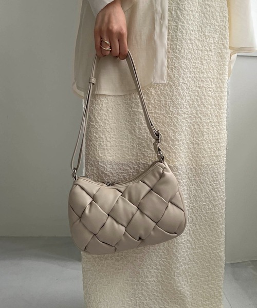 CAPRICIEUX LE'MAGE(カプリシューレマージュ)の「パフメッシュショルダーバッグ(ショルダーバッグ・レディース・ブラック/ホワイト系その他・FREE)」の6枚目の写真