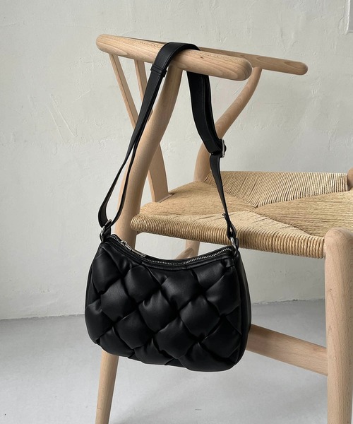 CAPRICIEUX LE'MAGE(カプリシューレマージュ)の「パフメッシュショルダーバッグ(ショルダーバッグ・レディース・ブラック/ホワイト系その他・FREE)」の15枚目の写真