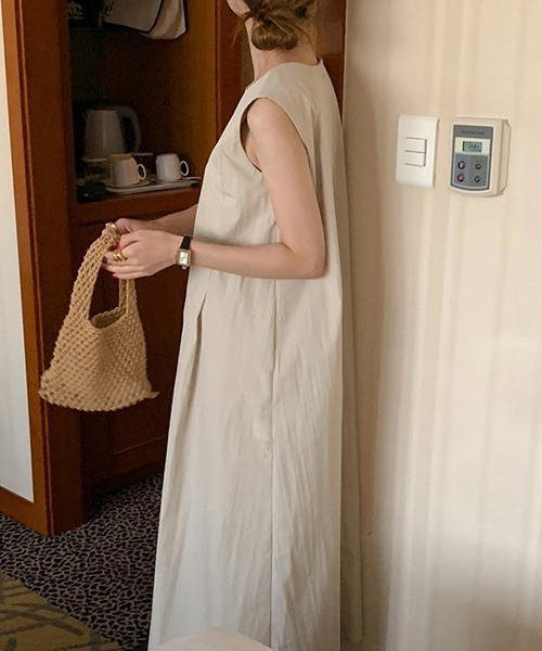 FREE STYLISTS(フリー スタイリスト)の「YUGA_YGMC ノースリーブ プリーツデザインワンピース(ワンピース・レディース・オフホワイト/ライトブルー/ブラック・FREE)」の15枚目の写真