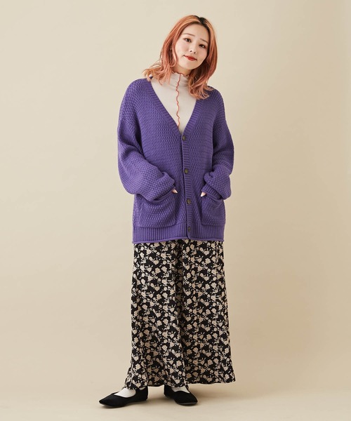 CUBE SUGAR（キューブシュガー）の「バルキーニットVネックカーディガン（カーディガン/ボレロ・レディース・ブラック/ブラック系その他/ナチュラル/パープル/マスタード・M）」の19枚目の写真