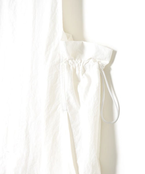 w closet（ダブルクローゼット）の「ナイロンサロペットパンツ（サロペット/オーバーオール・レディース・ホワイト/スミクロ・FREE）」の14枚目の写真