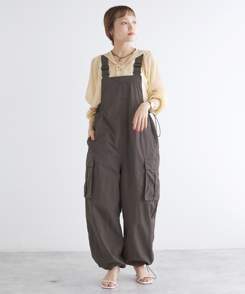 w closet（ダブルクローゼット）の「ナイロンサロペットパンツ（サロペット/オーバーオール・レディース・ホワイト/スミクロ・FREE）」の19枚目の写真