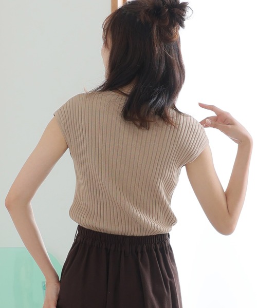 ElegChic(エレグシック)の「プチハイネックフレンチスリーブサマーニット(ニット/セーター・レディース・ブラック/グレイッシュベージュ/ブルー/オフホワイト・XL/4L/M)」の19枚目の写真