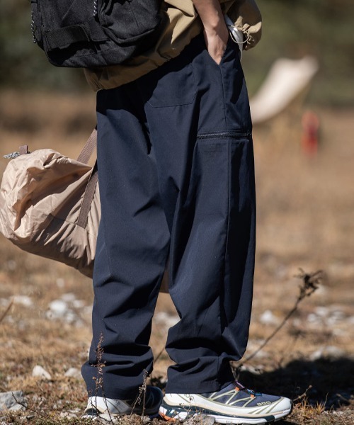 PGG ネイビー パンツ ジッパーポケット付き MGV（エムジーヴィー）の「サイドポケットワンポイントナイロンパンツ