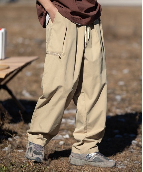 MGV（エムジーヴィー）の「サイドポケットワンポイントナイロンパンツ
