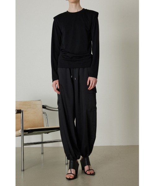 RIM.ARK（リムアーク）の「Power shoulder new basic tops パワーショールダーニューベーシックトップス（Tシャツ/カットソー・レディース・ブラウン/ブラック・36/38）」の14枚目の写真