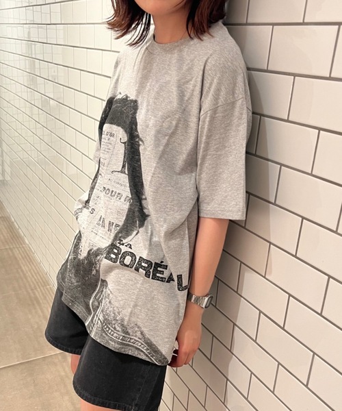 shesame(シーセム)の「ビッグプリントピグメント加工Tシャツ(Tシャツ/カットソー・レディース・ベージュ/グレー・MEDIUM/LARGE)」の9枚目の写真
