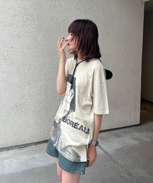 shesame(シーセム)の「ビッグプリントピグメント加工Tシャツ(Tシャツ/カットソー・レディース・ベージュ/グレー・MEDIUM/LARGE)」の3枚目の写真