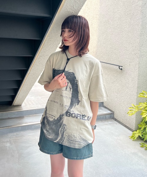 shesame(シーセム)の「ビッグプリントピグメント加工Tシャツ(Tシャツ/カットソー・レディース・ベージュ/グレー・MEDIUM/LARGE)」の11枚目の写真