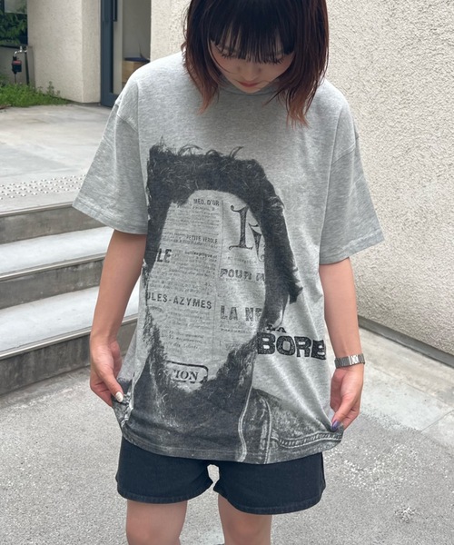 shesame(シーセム)の「ビッグプリントピグメント加工Tシャツ(Tシャツ/カットソー・レディース・ベージュ/グレー・MEDIUM/LARGE)」の10枚目の写真